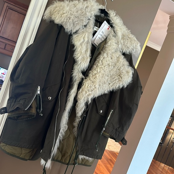 Balenciaga Mongolian trimmed cargo coat - Picture 2 of 13